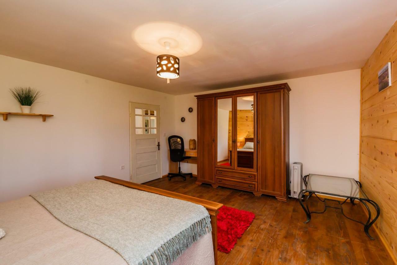 Beautiful Cottage With Heated Pool For 22 Ppl Plaški 外观 照片