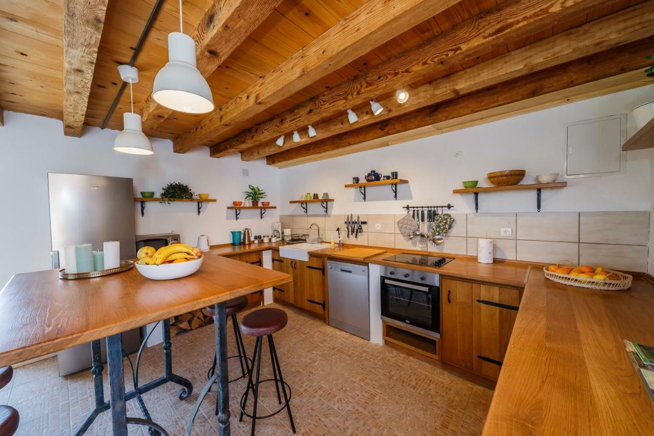Beautiful Cottage With Heated Pool For 22 Ppl Plaški 外观 照片