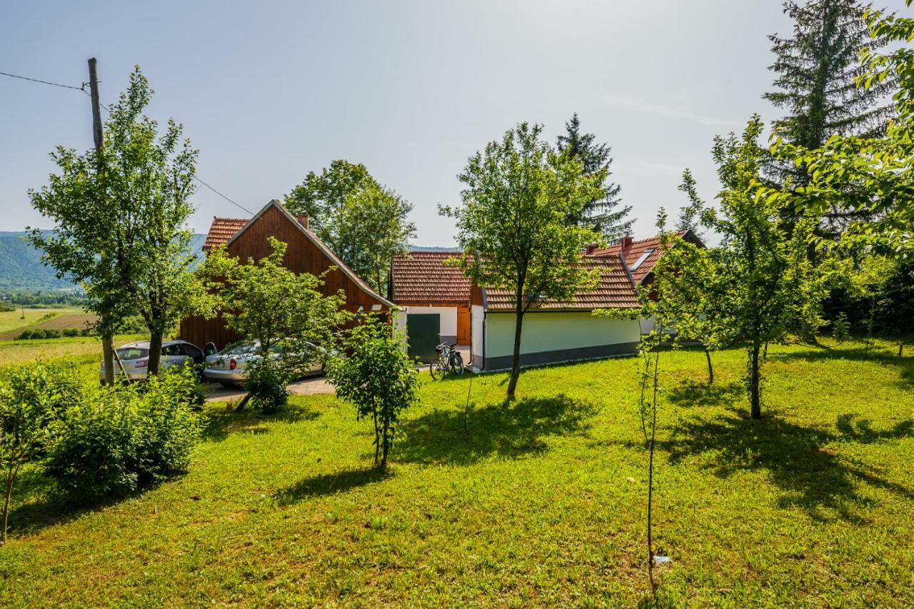 Beautiful Cottage With Heated Pool For 22 Ppl Plaški 外观 照片