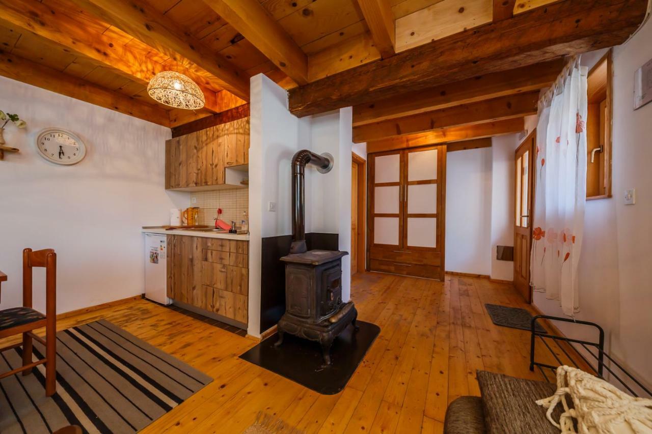 Beautiful Cottage With Heated Pool For 22 Ppl Plaški 外观 照片