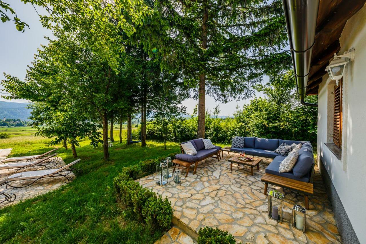 Beautiful Cottage With Heated Pool For 22 Ppl Plaški 外观 照片